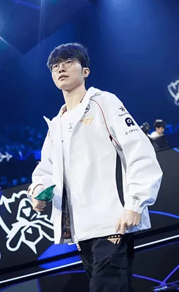 Faker va más allá y T1 defiende su título del Mundial de LoL